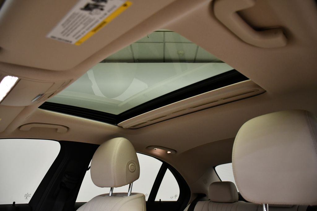 Thumbnail: 2019 Mercedes-Benz E-Class - 17