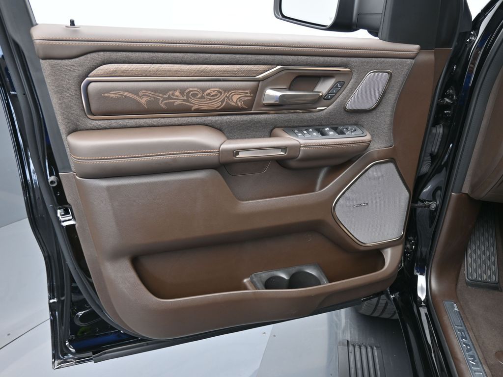 Used 2025 Diamond Black Crystal Pearlcoat Ram Limited image 11