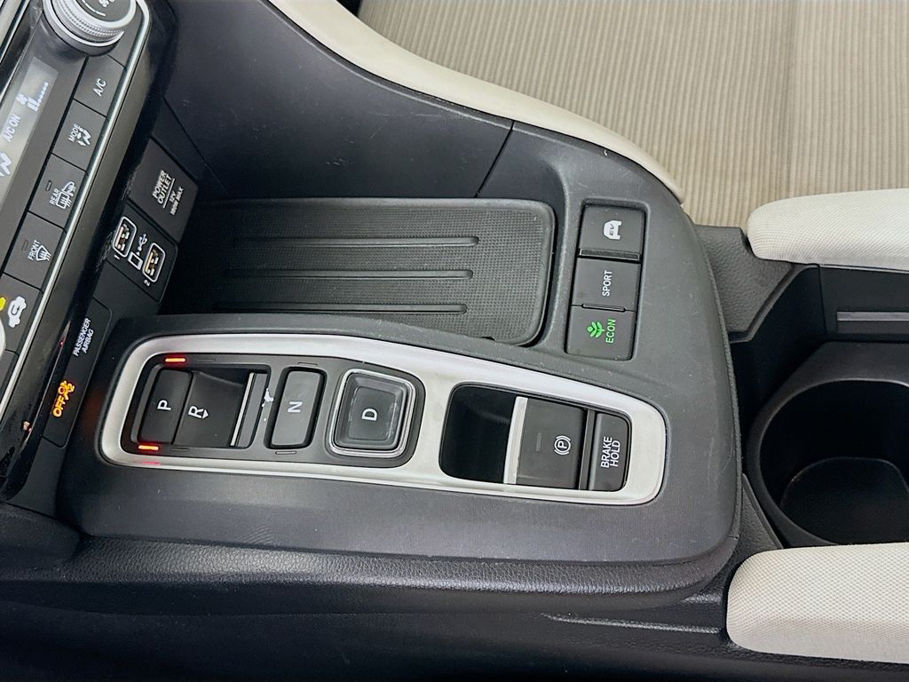 Thumbnail: 2020 Honda Insight - 16