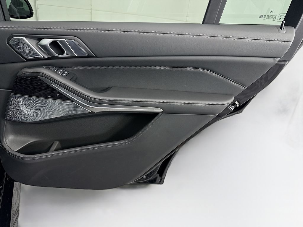 Thumbnail: 2026 BMW X7 - 26