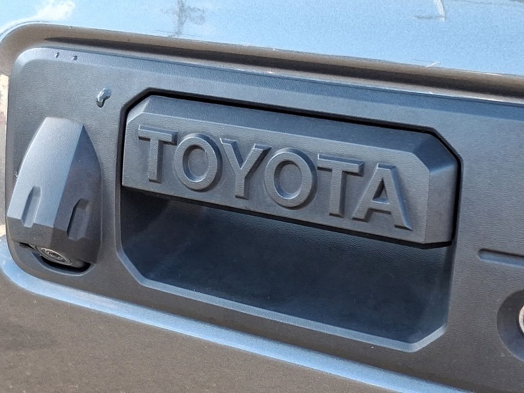 2019 Toyota Tacoma SR5 29