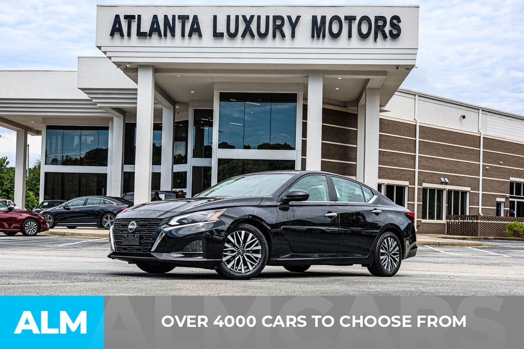 Used 2025 Black Nissan 2.5 SV image 3