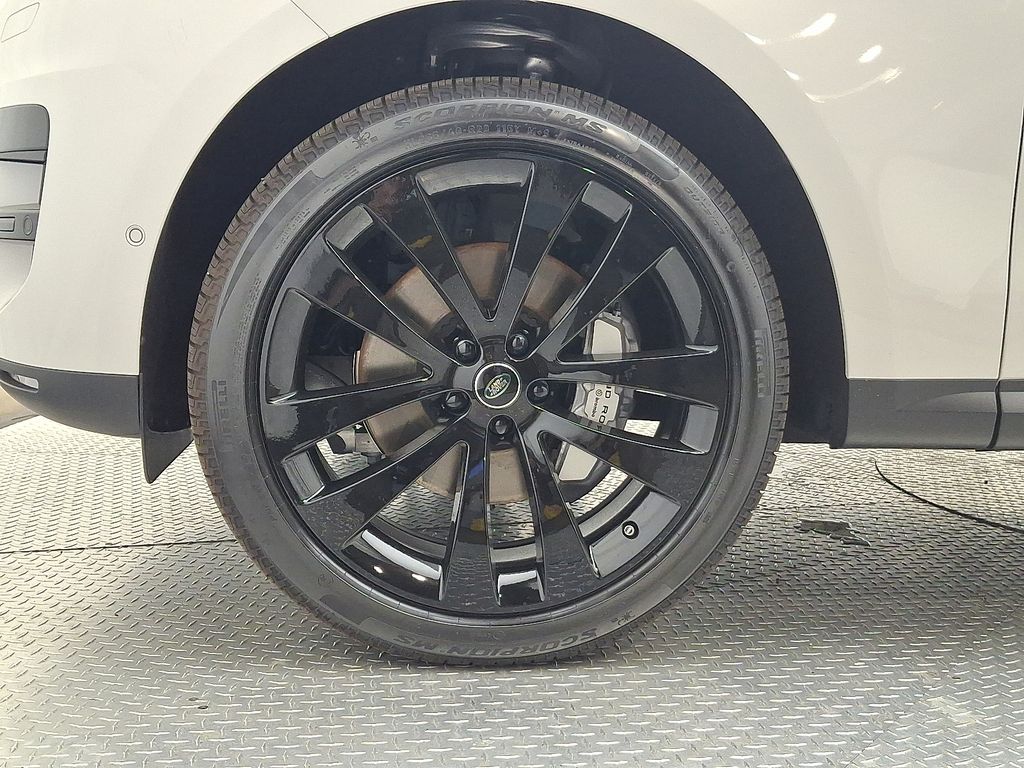 Thumbnail: 2025 Land Rover Range Rover Sport - 5