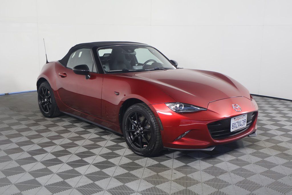 Thumbnail: 2019 Mazda MX-5 Miata - 3