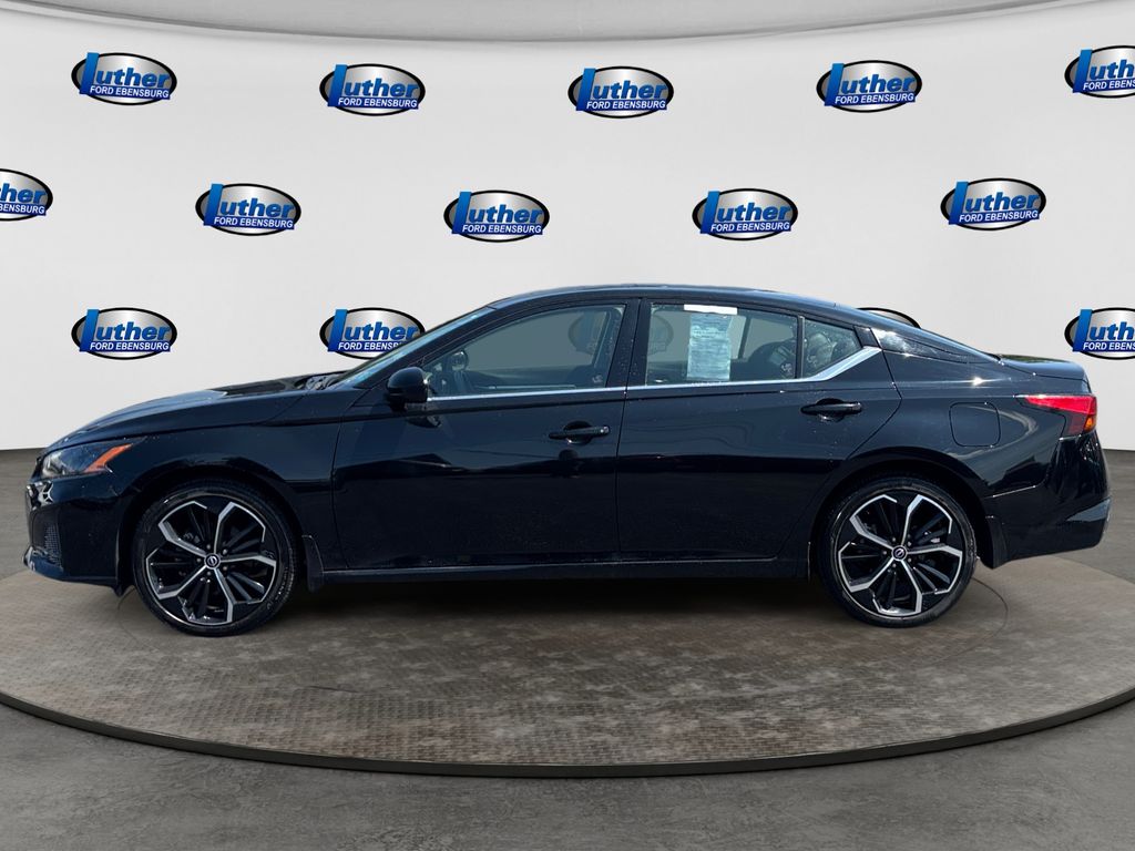 2024 Nissan Altima 2.5 SR Black at Bob Ruth Ford