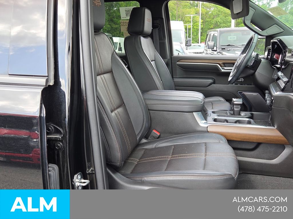 Used 2024 Black Chevrolet High Country image 14