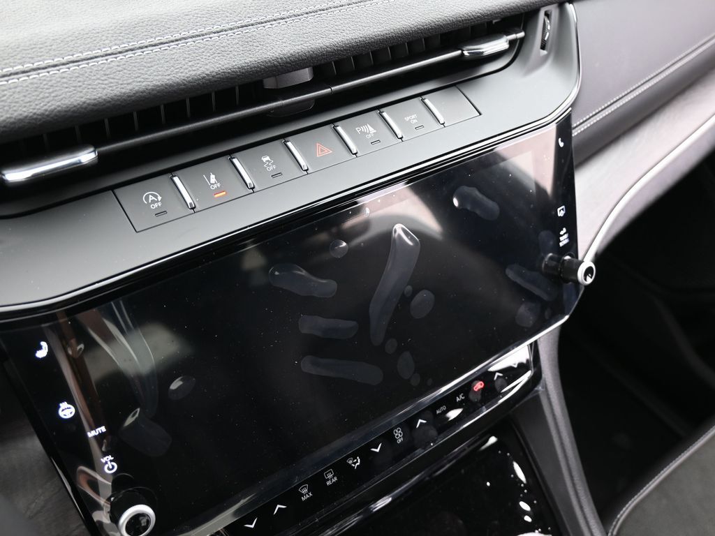 New 2026 Silver Zynith Jeep Laredo image 20