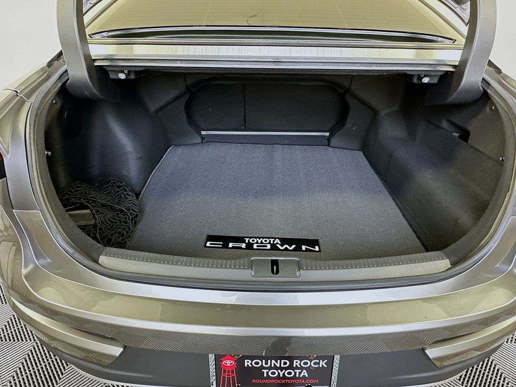 Thumbnail: 2023 Toyota Crown - 26