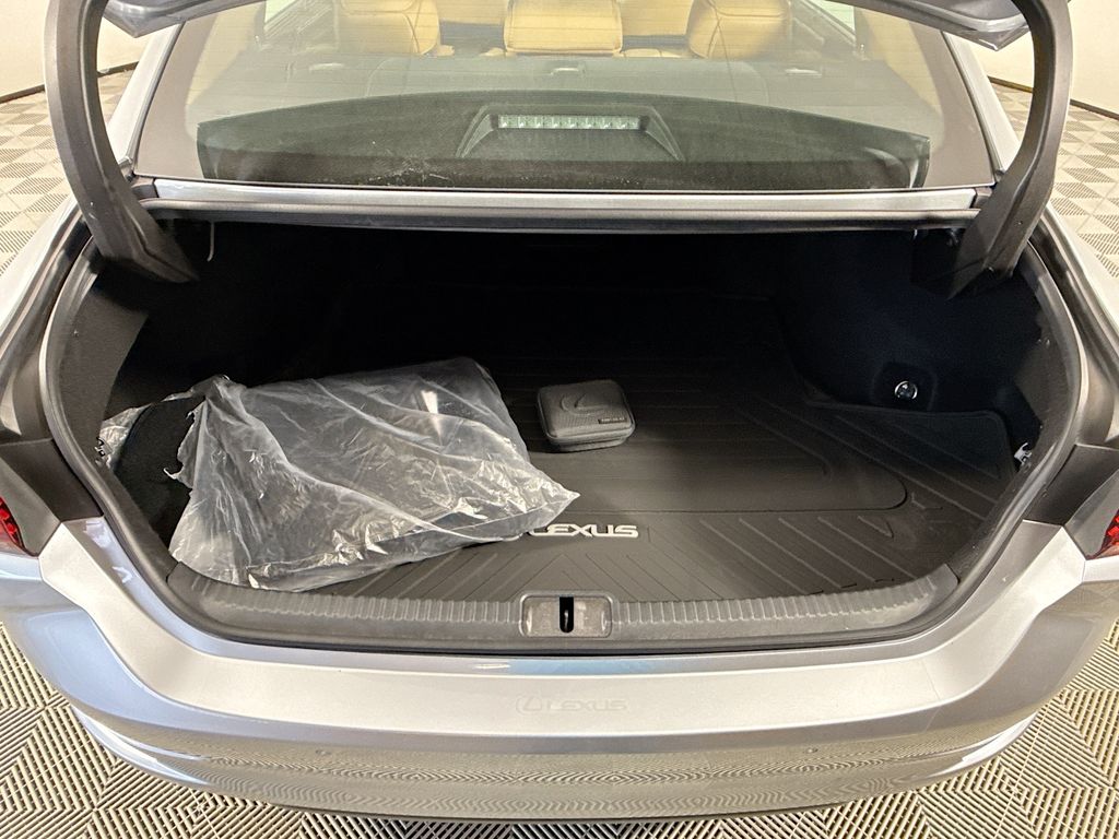 2022 Lexus ES  27