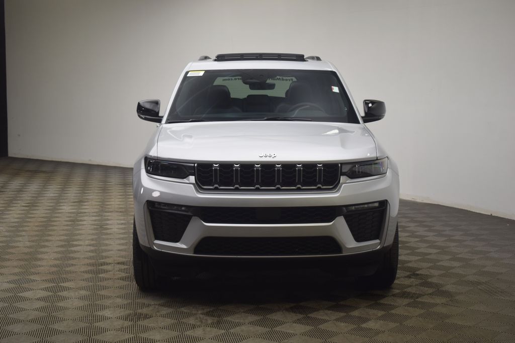 new 2026 Jeep Grand Cherokee car, priced at $49,975