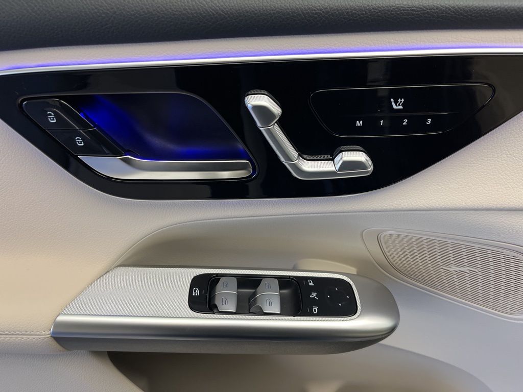 Thumbnail: 2026 Mercedes-Benz GLC - 12