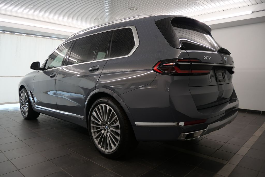 2025 BMW X7 xDrive40i 5