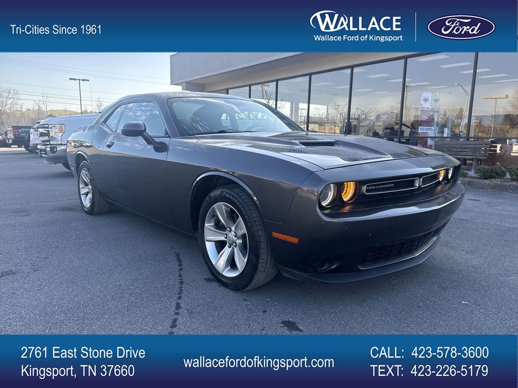2021 Dodge Challenger SXT RWD