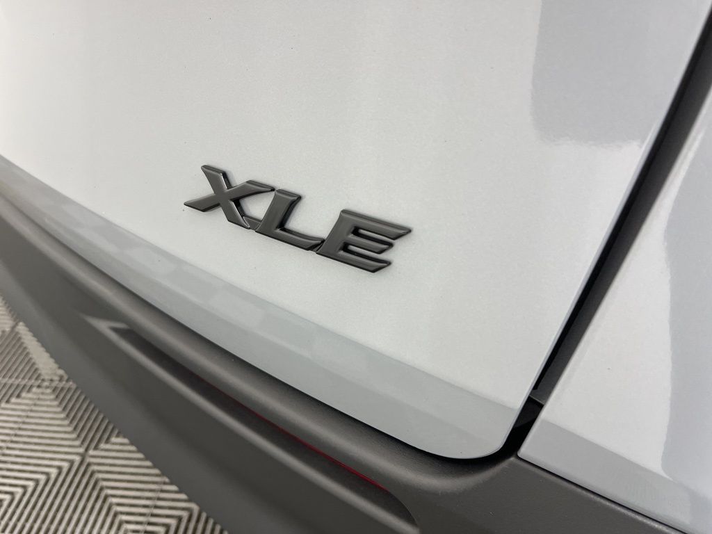 Thumbnail: 2025 Toyota Sienna - 20