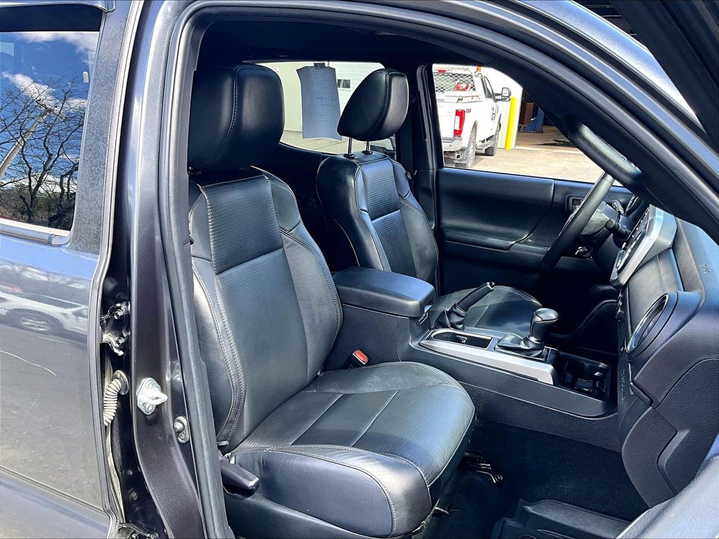 2022 Toyota Tacoma — photo 7