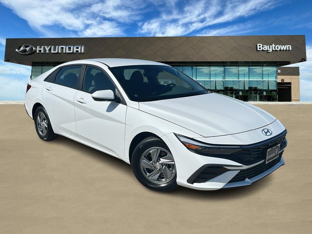 2024 Hyundai Elantra SE White at Classic Elite Chevrolet Sugar Land