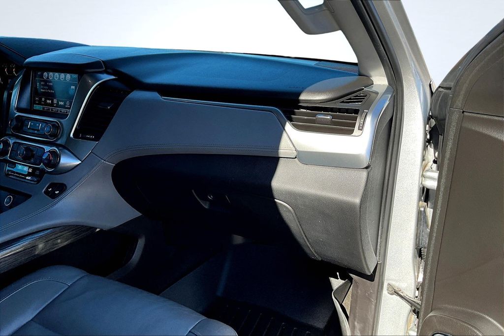 2017 Chevrolet Tahoe LT Silver at Autostrade