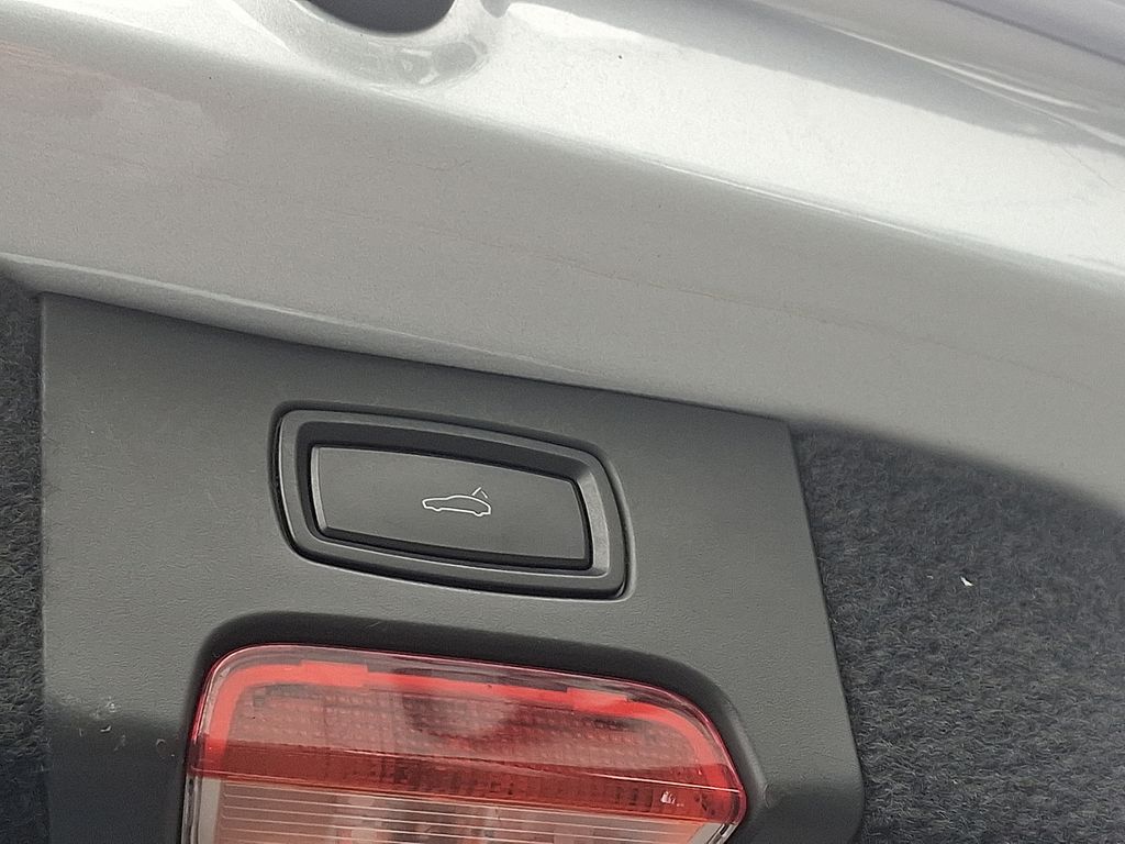 Thumbnail: 2015 Porsche Cayenne - 30