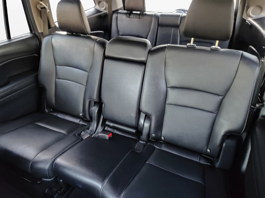 Used Car 2022 Honda Pilot  Touring For Sale Under $30,000 In Austin, Texas