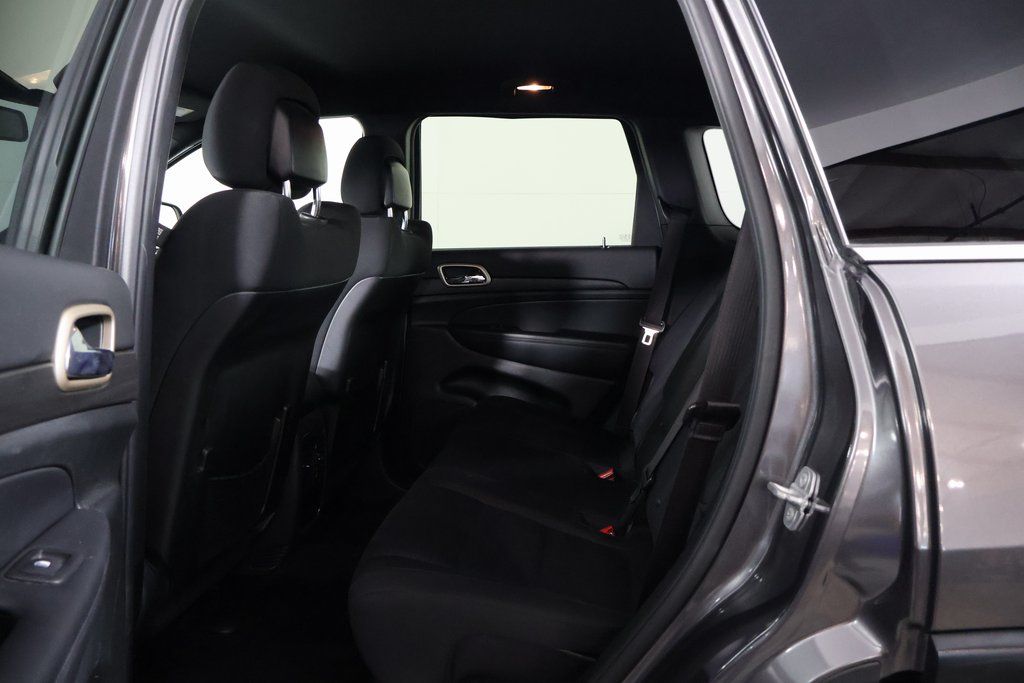 Thumbnail: 2015 Jeep Grand Cherokee - 11