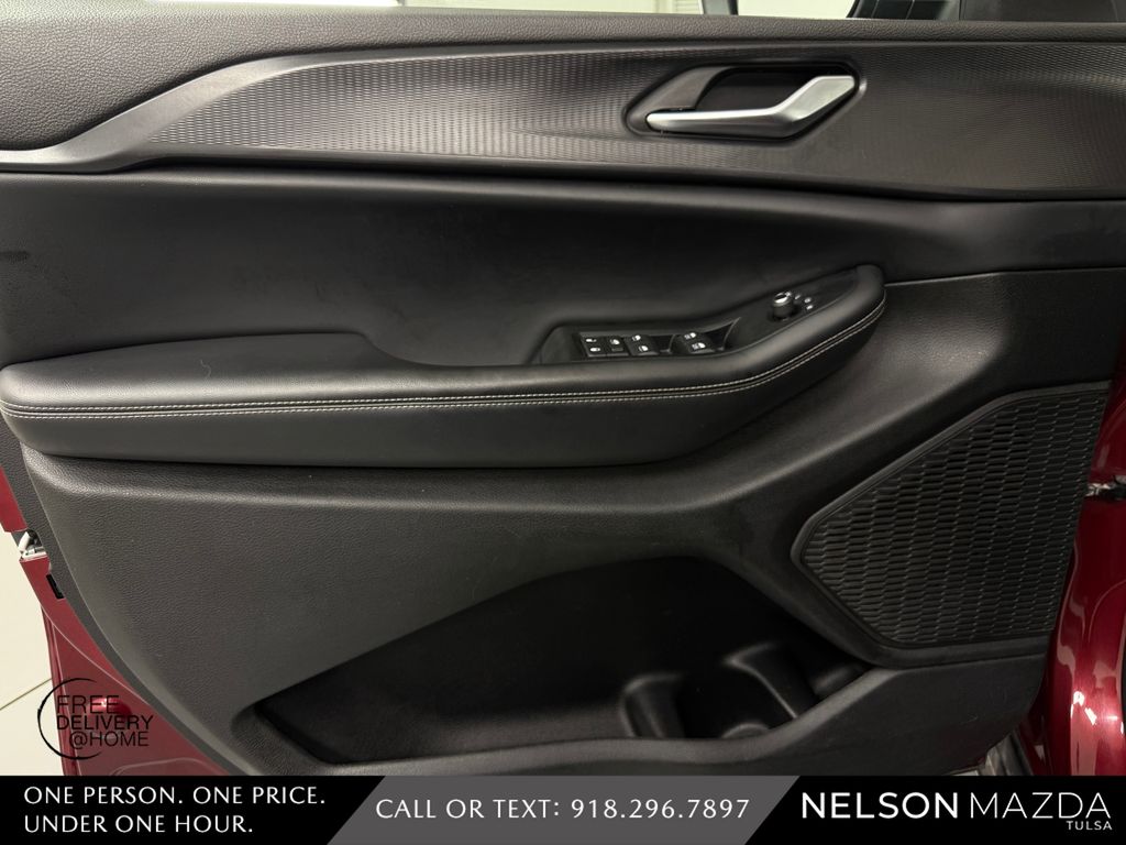 Used 2023 Red Jeep Laredo image 20