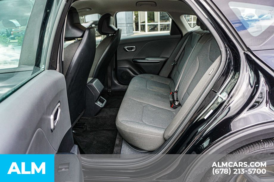 Used 2025 Black Kia LXS image 21