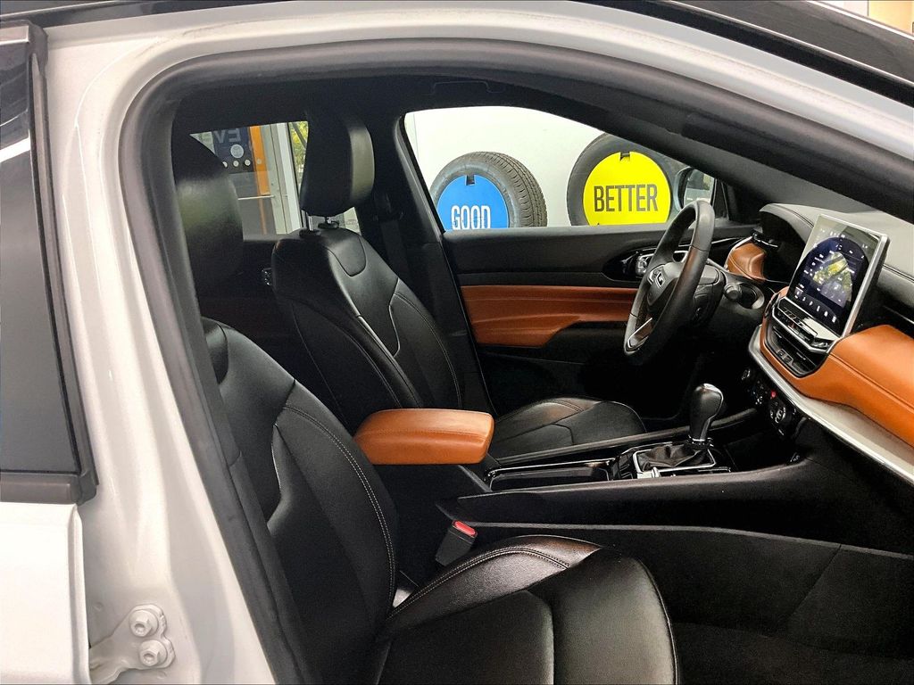 2024 Jeep Compass — photo 11