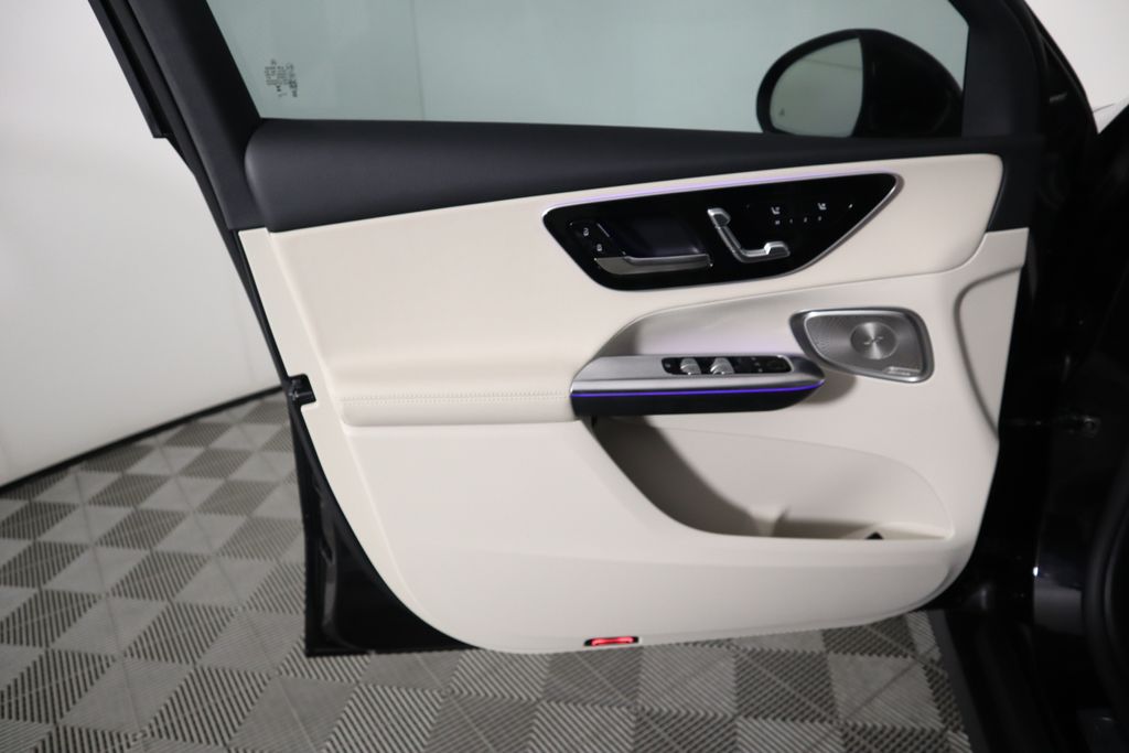 2025 Mercedes-Benz GLC 350 26