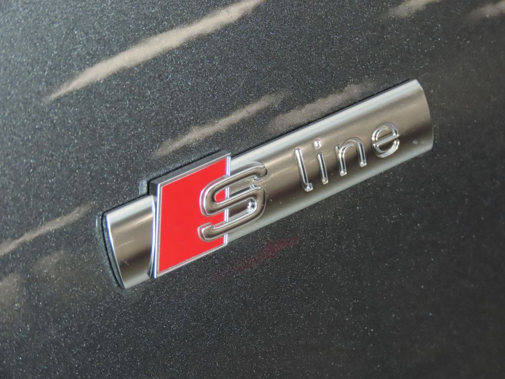 Thumbnail: 2026 Audi Q3 - 11