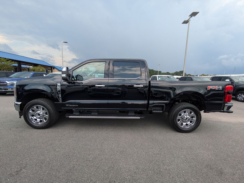 2026 Ford F-350 Super Duty LARIAT