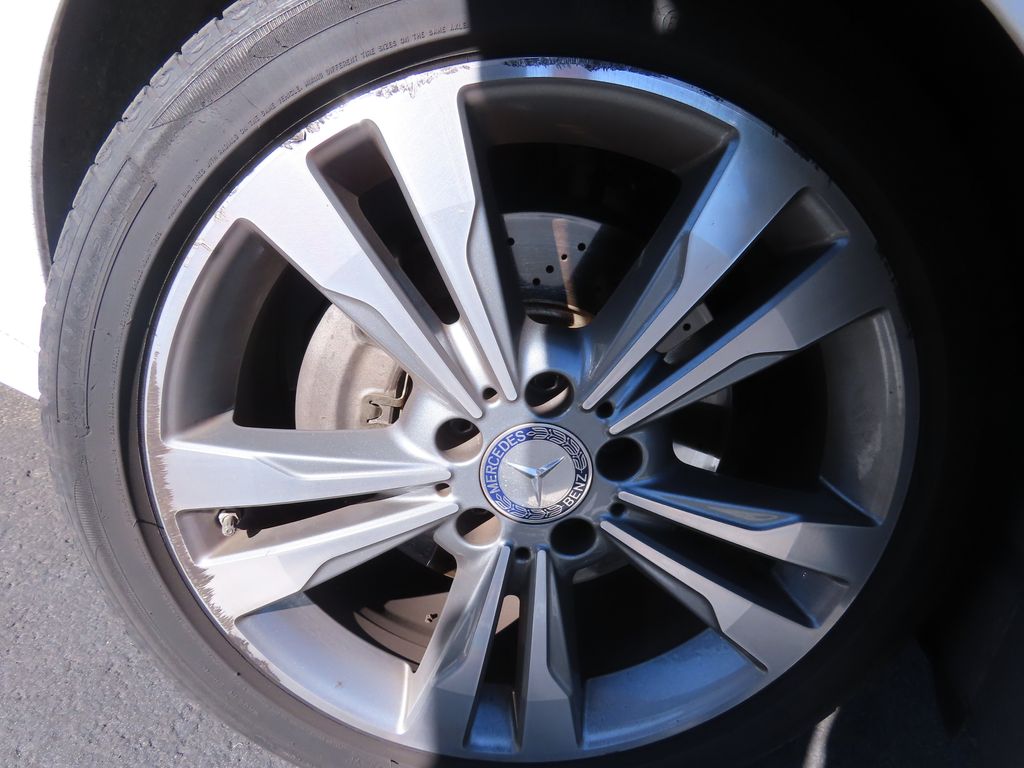 Thumbnail: 2014 Mercedes-Benz E-Class - 18