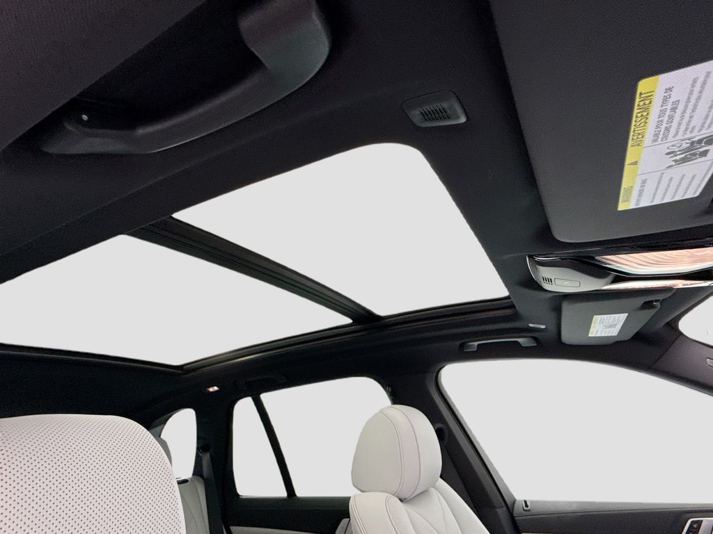 Thumbnail: 2026 BMW X5 - 17