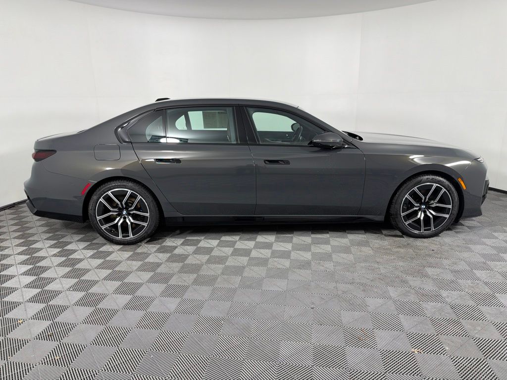 Thumbnail: 2023 BMW 7 Series - 4