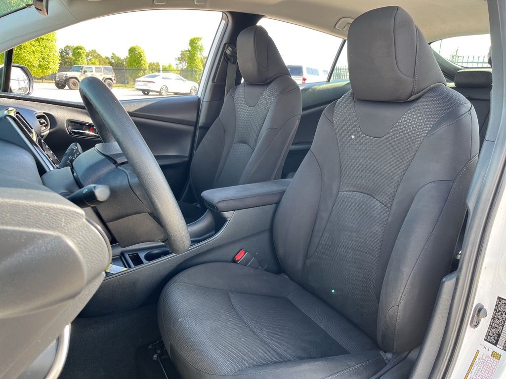 Thumbnail: 2021 Toyota Prius - 27