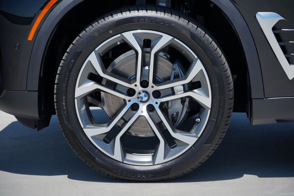 Thumbnail: 2026 BMW X5 - 5