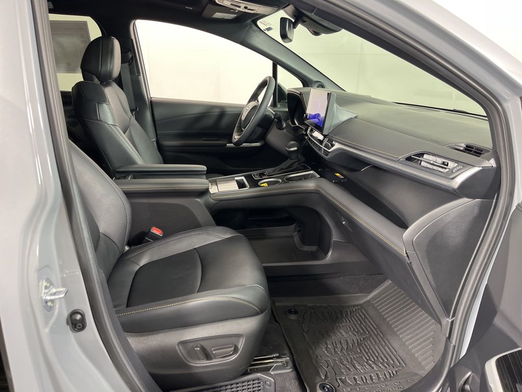 Thumbnail: 2025 Toyota Sienna - 8