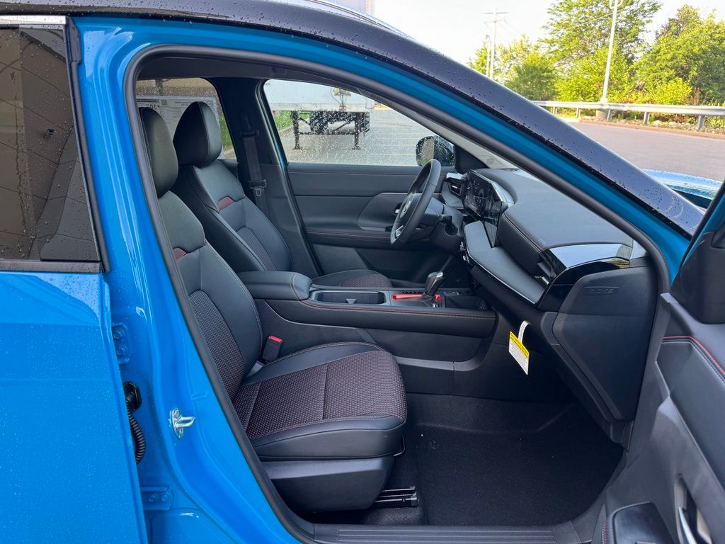 New 2026 Arctic Ice Blue Metallic / Super Black Two-tone Nissan SR image 12