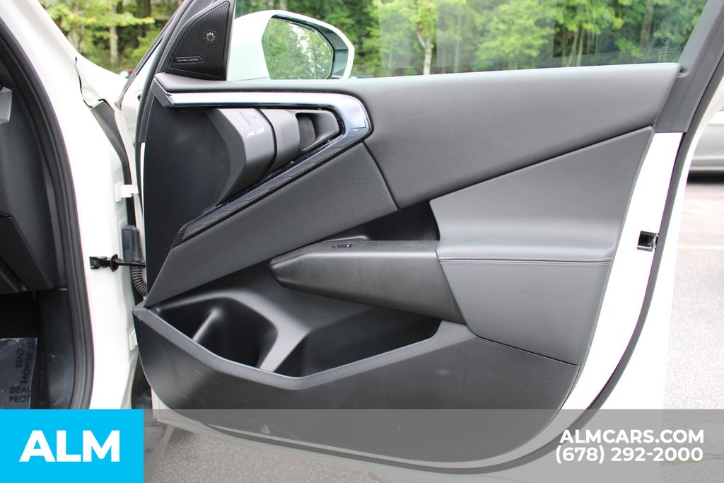 Used 2025 White BMW 30 xDrive image 28