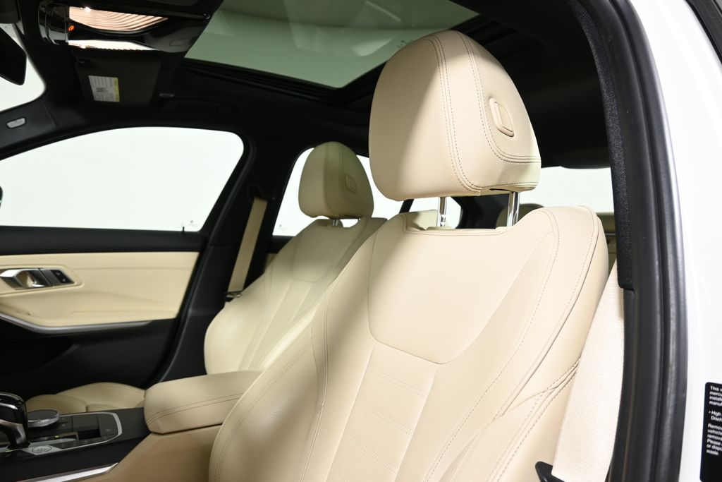 Thumbnail: 2021 BMW 3 Series - 4