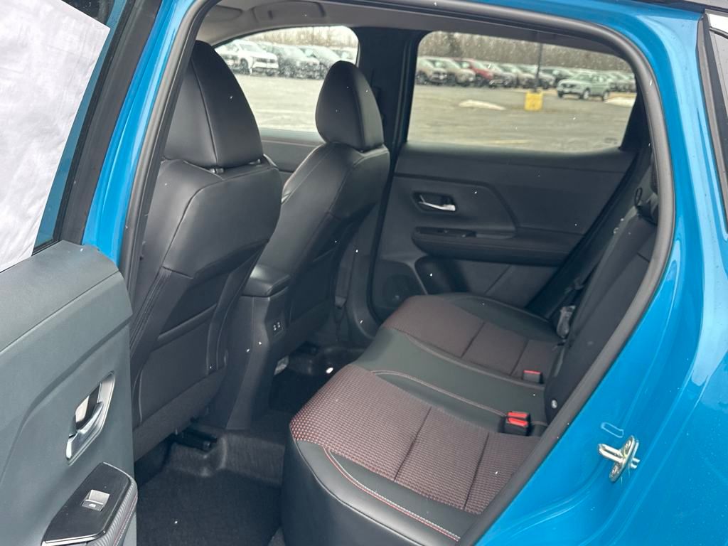 2025 Nissan Kicks SR photo