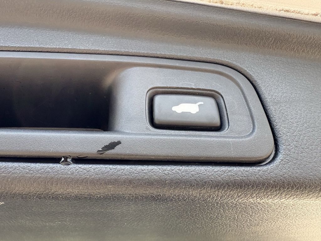 Used 2017 Lunar Silver Metallic Honda EX-L image 21