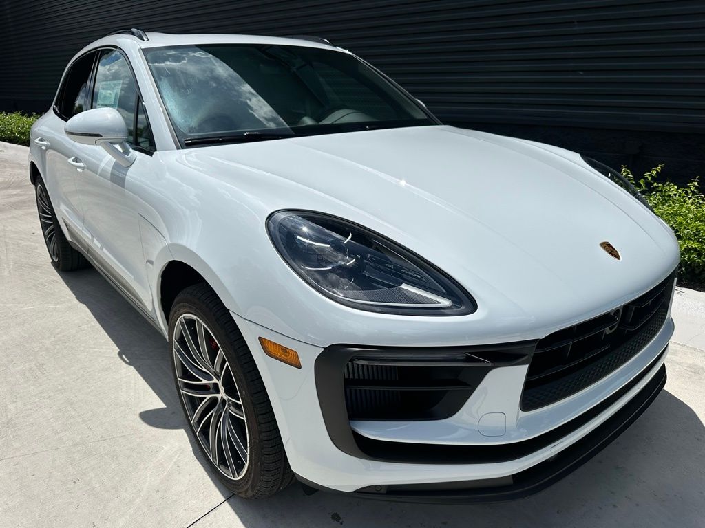 Thumbnail: 2025 Porsche Macan - 10