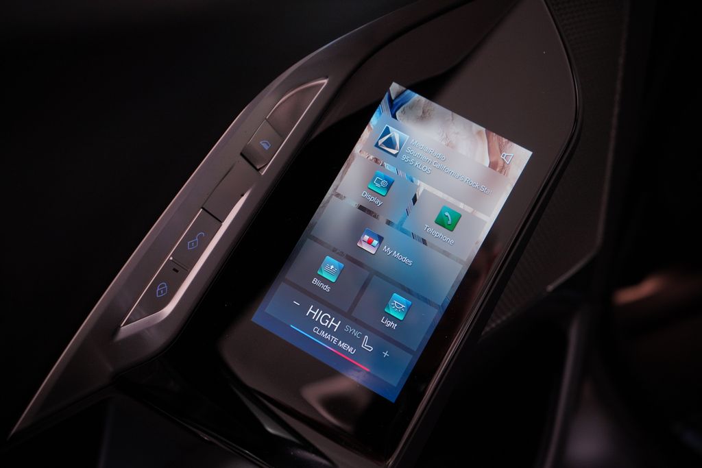 Thumbnail: 2026 BMW 7 Series - 10