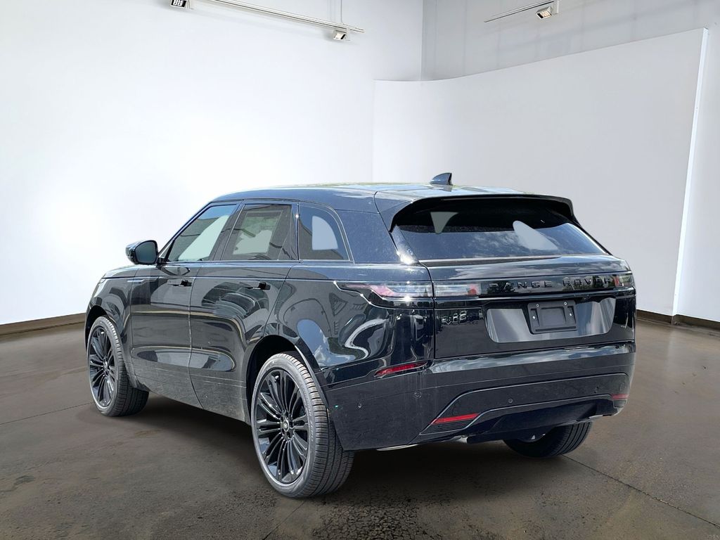 New 2026 Black Land Rover Dynamic SE image 6