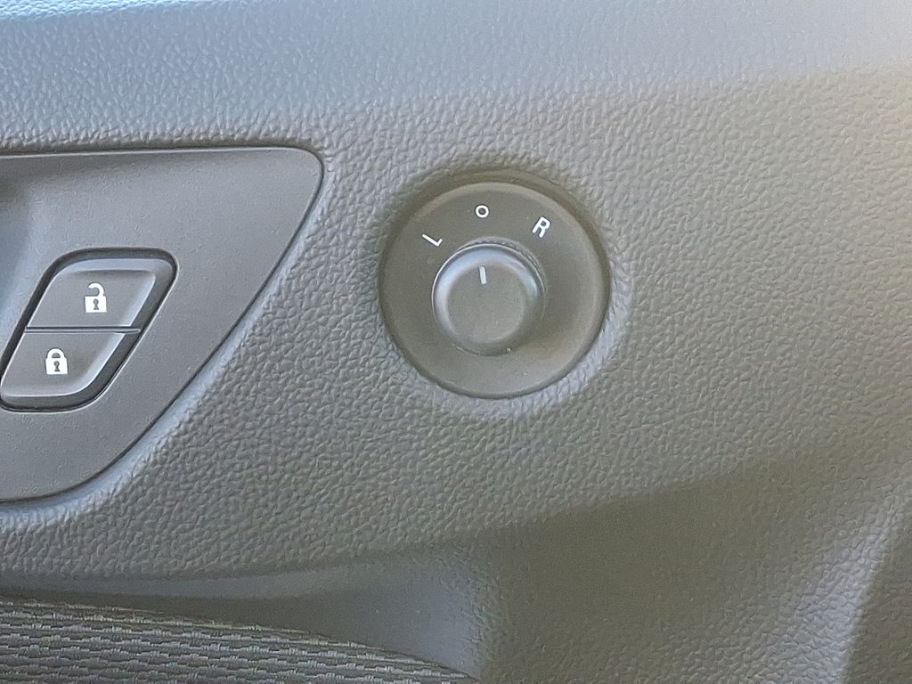 Thumbnail: 2017 Chevrolet Cruze - 25