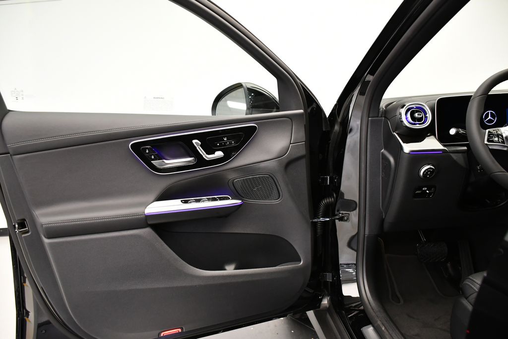 Thumbnail: 2026 Mercedes-Benz GLC - 31