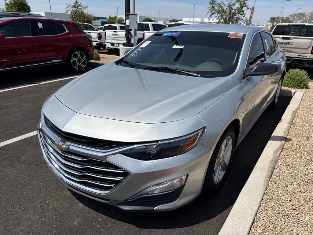 Silver Ice Metallic 2019 Chevrolet Malibu Sedan Front-Wheel Drive Continuously Variable Transmission