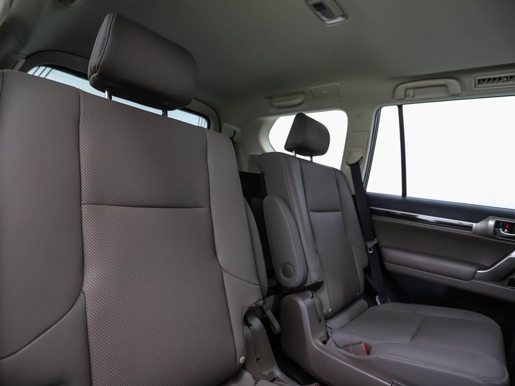 2021 Lexus GX 460 26