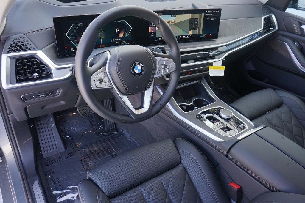 2024 BMW X7 xDrive40i 12