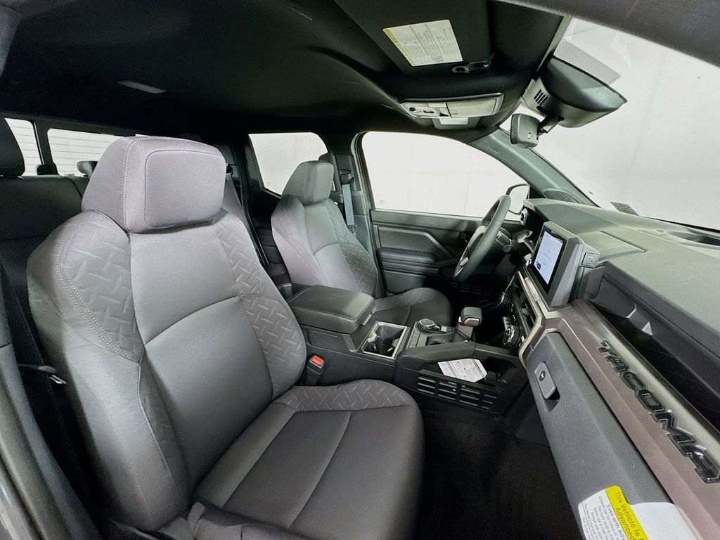 2025 Toyota Tacoma SR5 - Photo 28